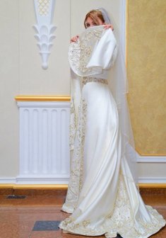 Свадебное платье Н55760. С прямой юбкой, длинное со шлейфом.