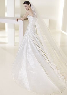 Свадебное платье К56191. А-силуэт, длинное со шлейфом.